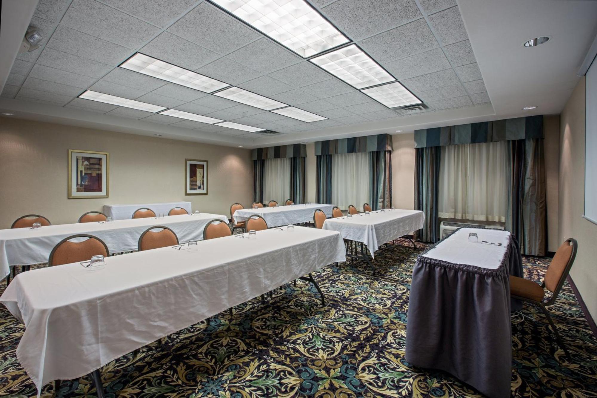 Staybridge Suites Rockford By Ihg Luaran gambar