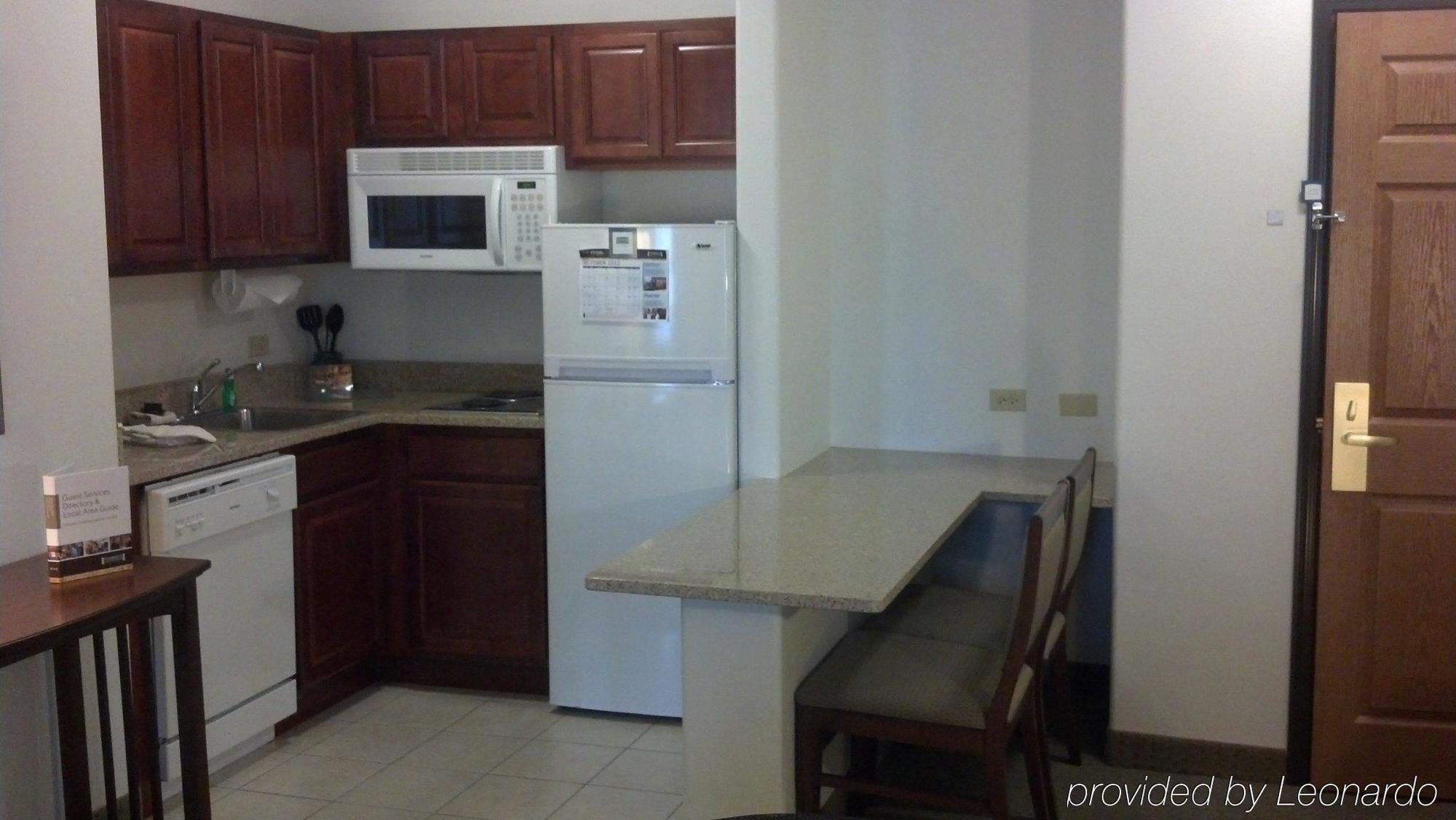 Staybridge Suites Rockford By Ihg Bilik gambar