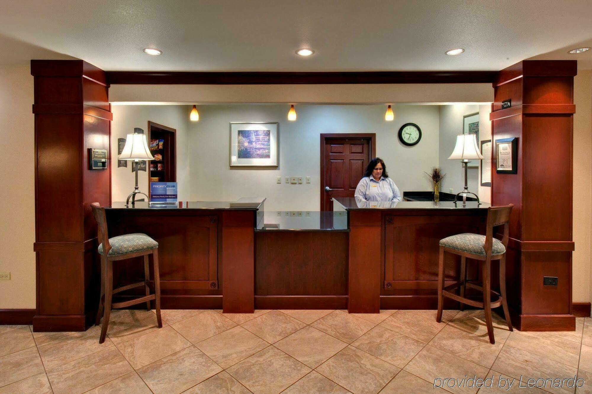 Staybridge Suites Rockford By Ihg Dalaman gambar